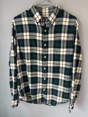 L.L. Bean Signature 100% Cotton Plaid Button up Size Medium